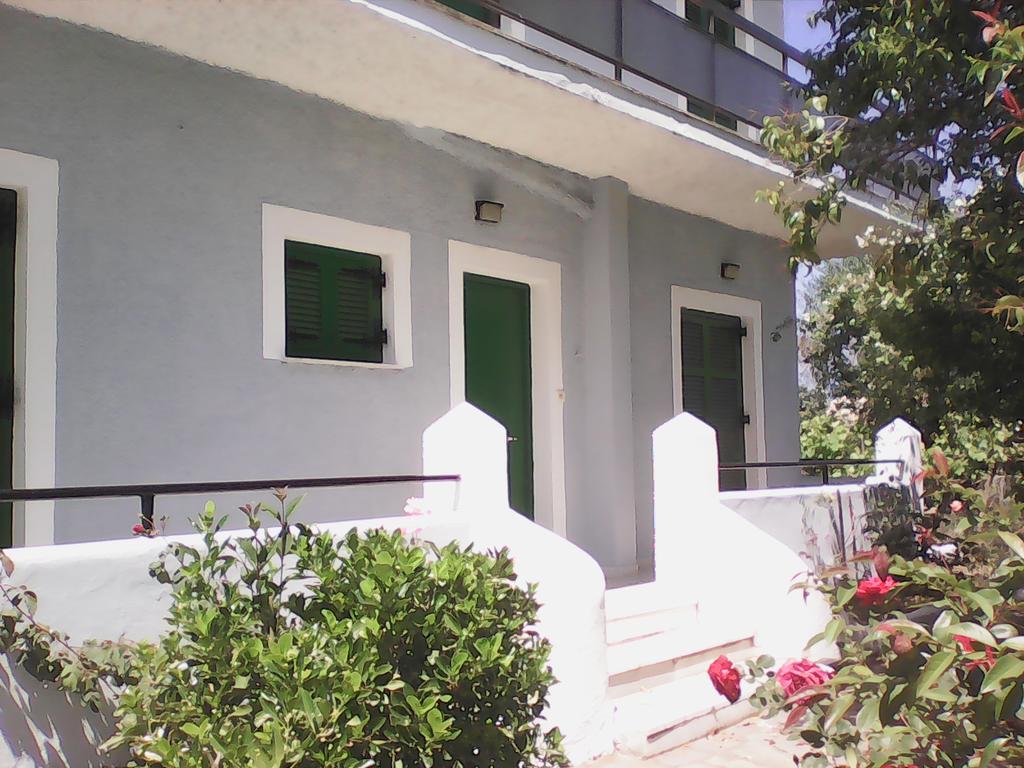 Alex Apartments Roda  Exterior photo